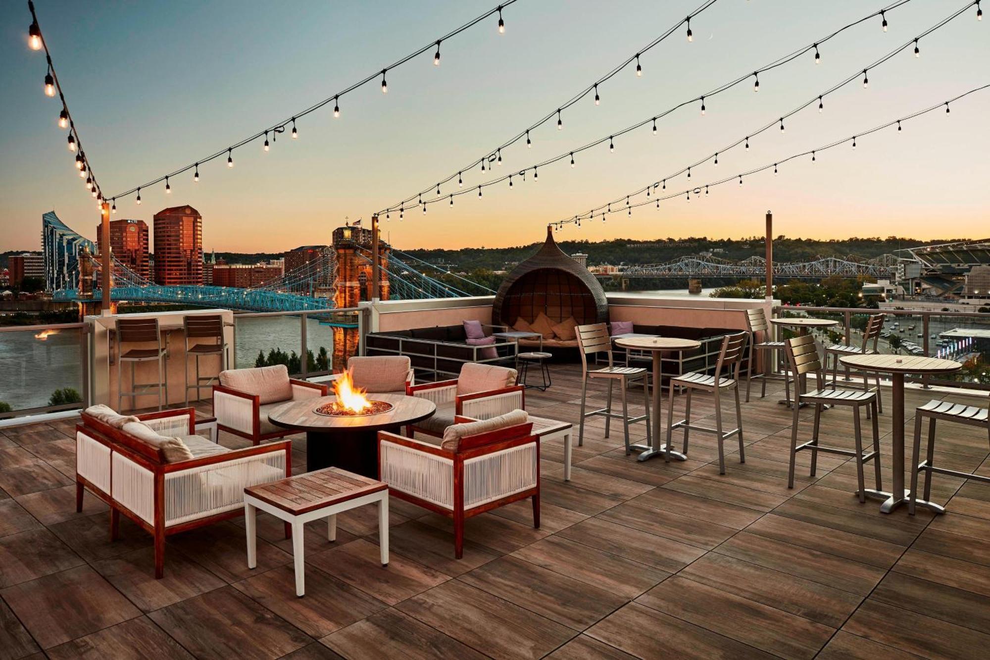 Ac Hotel By Marriott Cincinnati At The Banks Bagian luar foto