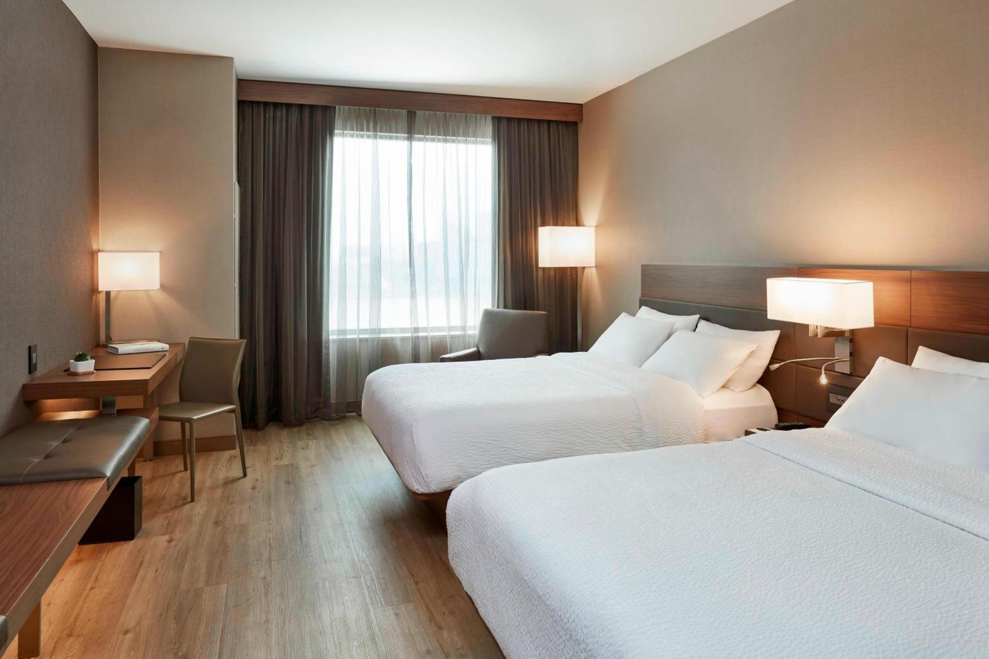 Ac Hotel By Marriott Cincinnati At The Banks Bagian luar foto