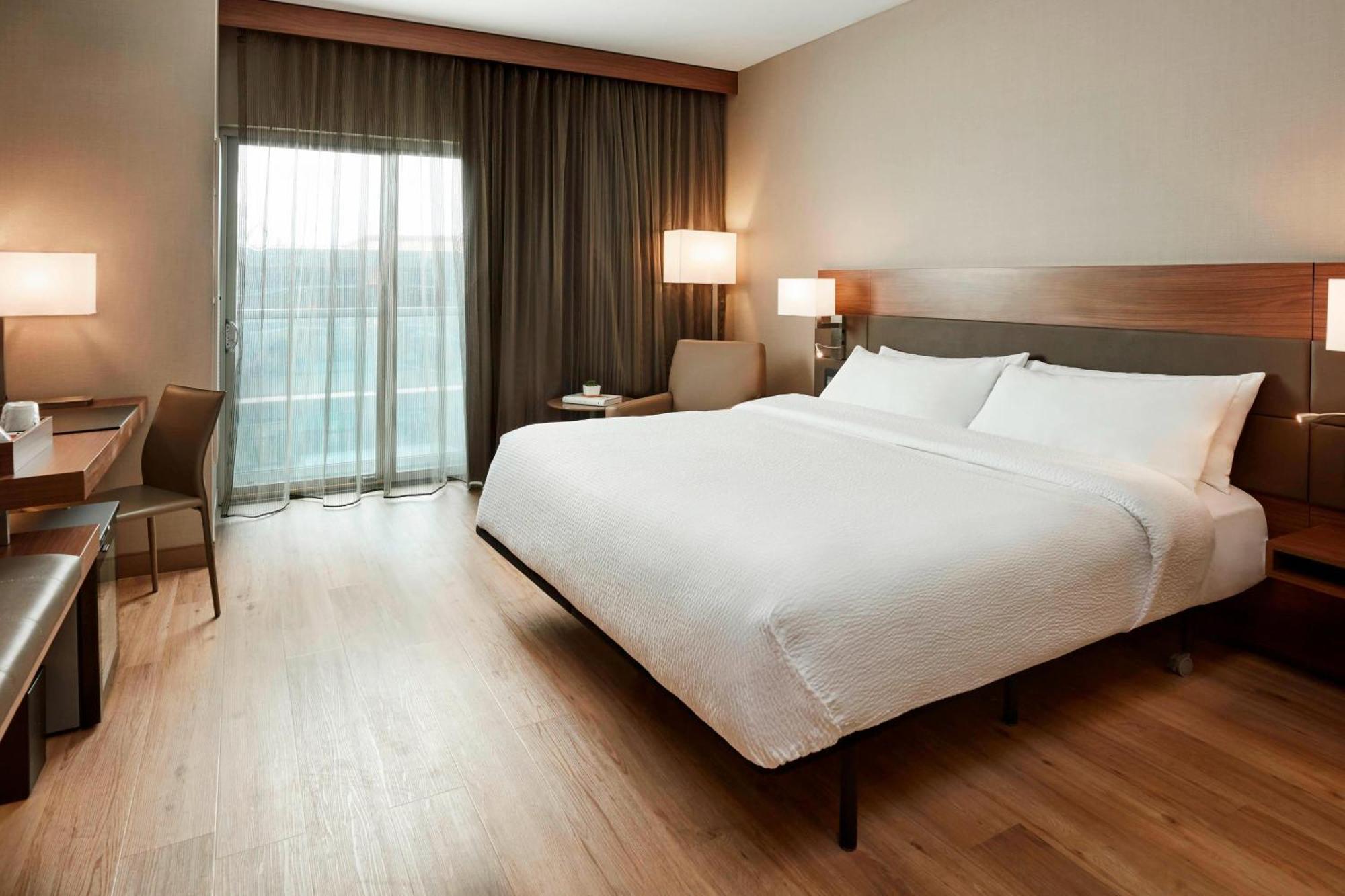 Ac Hotel By Marriott Cincinnati At The Banks Bagian luar foto