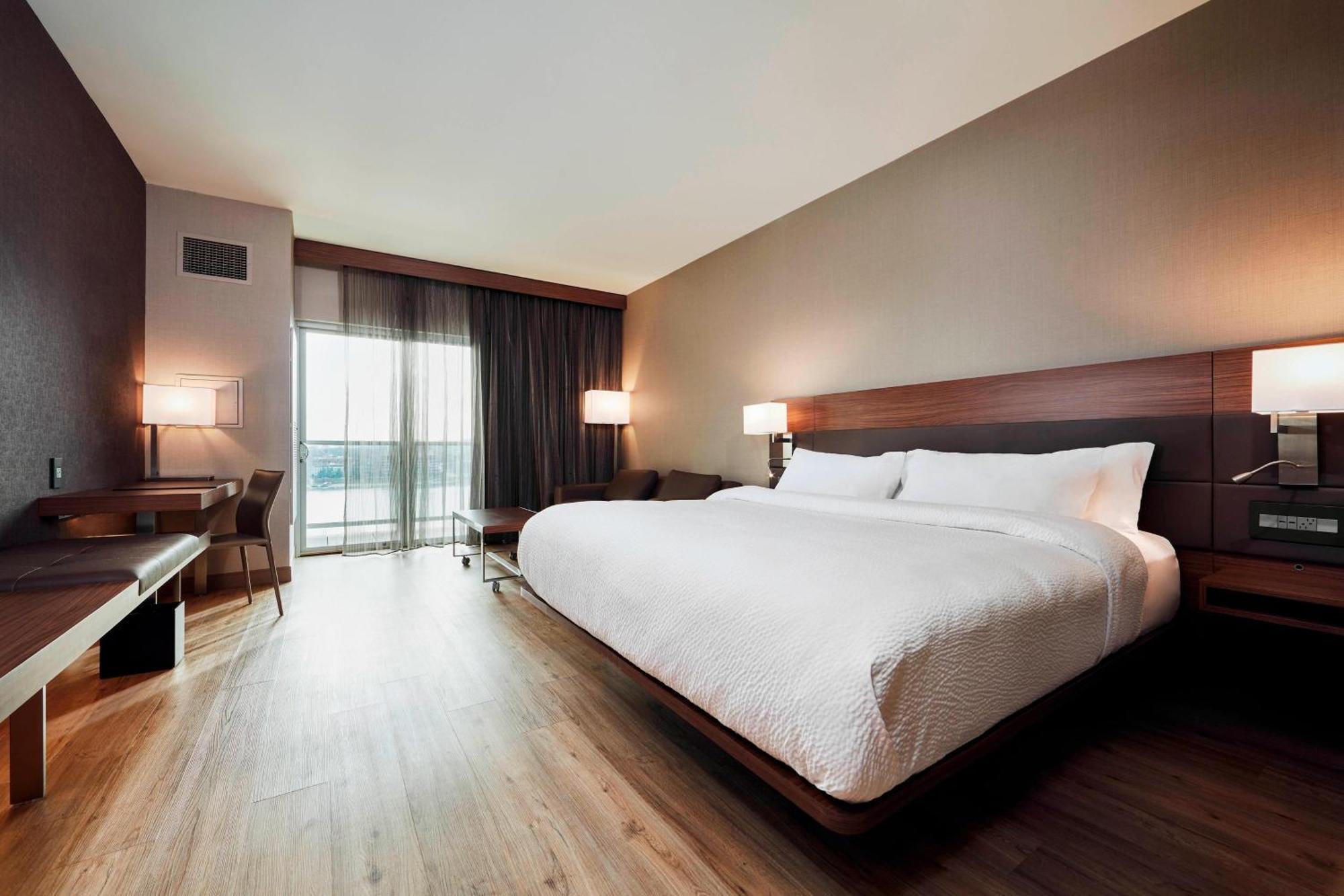 Ac Hotel By Marriott Cincinnati At The Banks Bagian luar foto