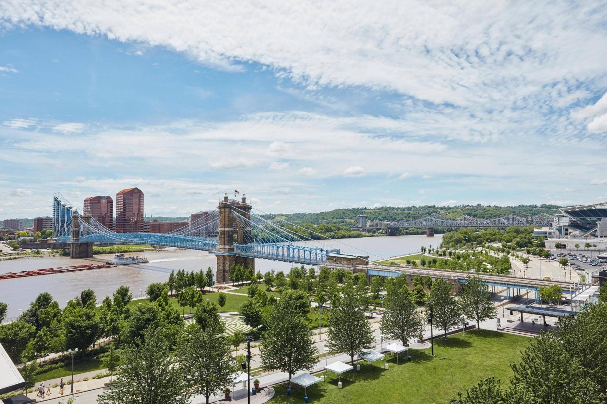 Ac Hotel By Marriott Cincinnati At The Banks Bagian luar foto